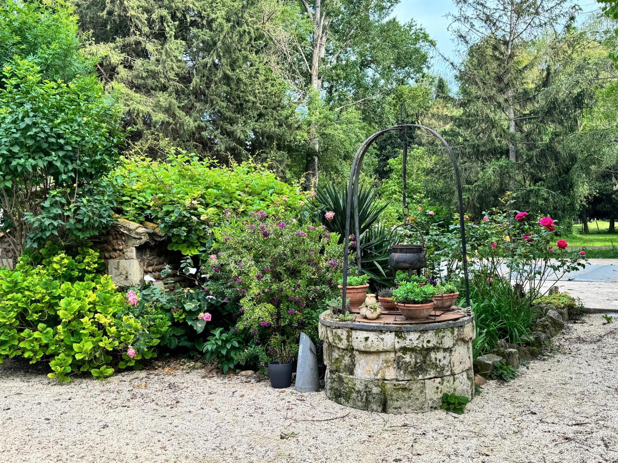 Mazet En Campagne Apartamento Arles Exterior foto